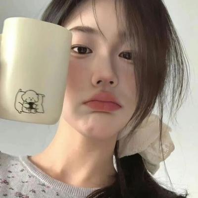 愤怒的黑人女孩与她的怪物