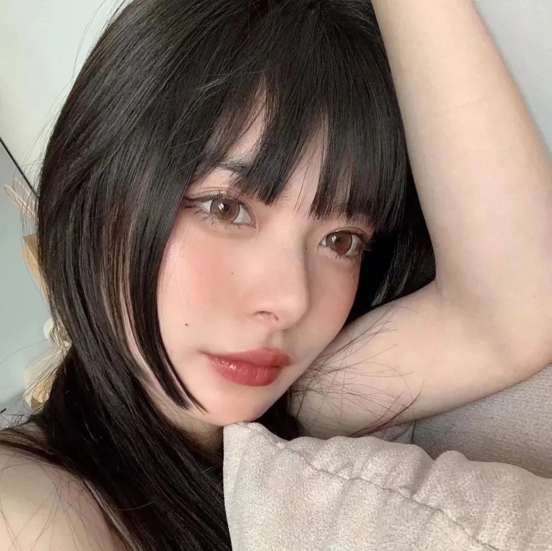 靠近